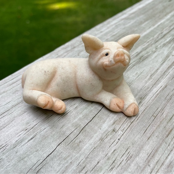 Quarry Critters Patch the Pig Figurine - Picture 1 of 7